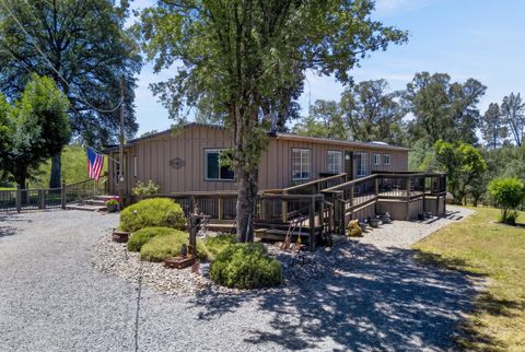 Photo of 21039 Joanna Way, Redding, CA 96003 (MLS # 26-2724)