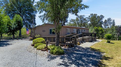 Photo of 21039 Joanna Way, Redding, CA 96003 (MLS # 26-2724)
