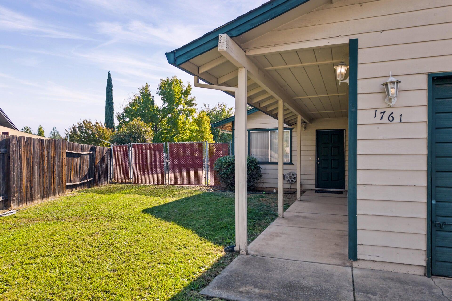 1761 Hawthorne Court