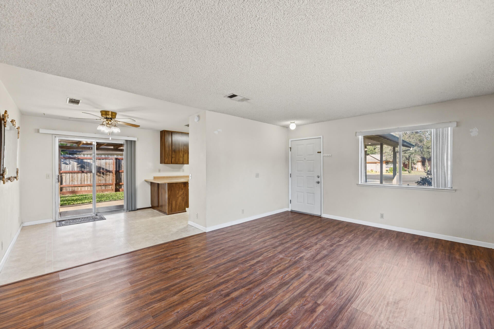 1761 Hawthorne Court