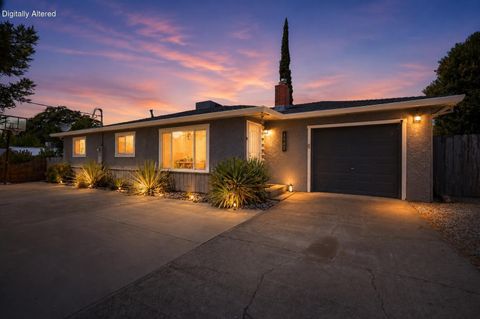 Photo of 1082 Harpole Road, Redding, CA 96002 (MLS # 26-3565)