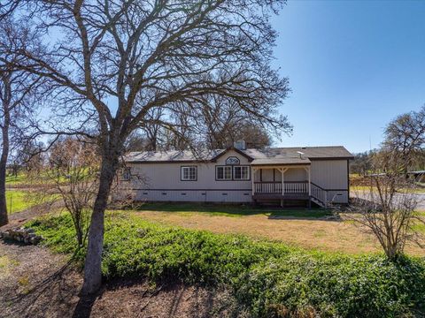 Photo of 17257 Hooker Creek Road, Cottonwood, CA 96022 (MLS # 26-927)