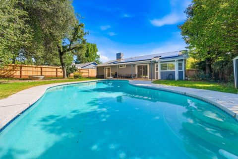 Photo of 140 Danbury Drive, Redding, CA 96003 (MLS # 26-1731)