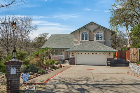 Photo of 5536 Trish Court, Redding, CA 96003 (MLS # 26-1017)