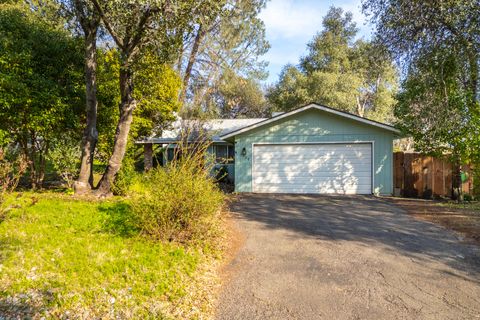 Photo of 1205 Shasta Way, Shasta Lake, CA 96019 (MLS # 25-3735)