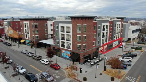 Photo of 1551 Market Street #135, Redding, CA 96001 (MLS # 25-1774)