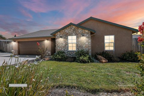 Photo of 1265 Yacht Court, Redding, CA 96003 (MLS # 26-3365)