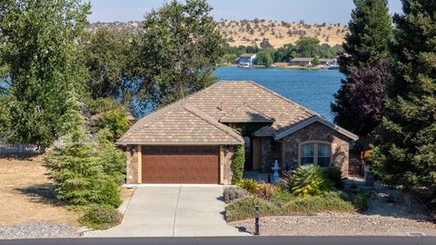 Photo of 19056 Shoreline Drive, Cottonwood, CA 96022 (MLS # 25-3718)
