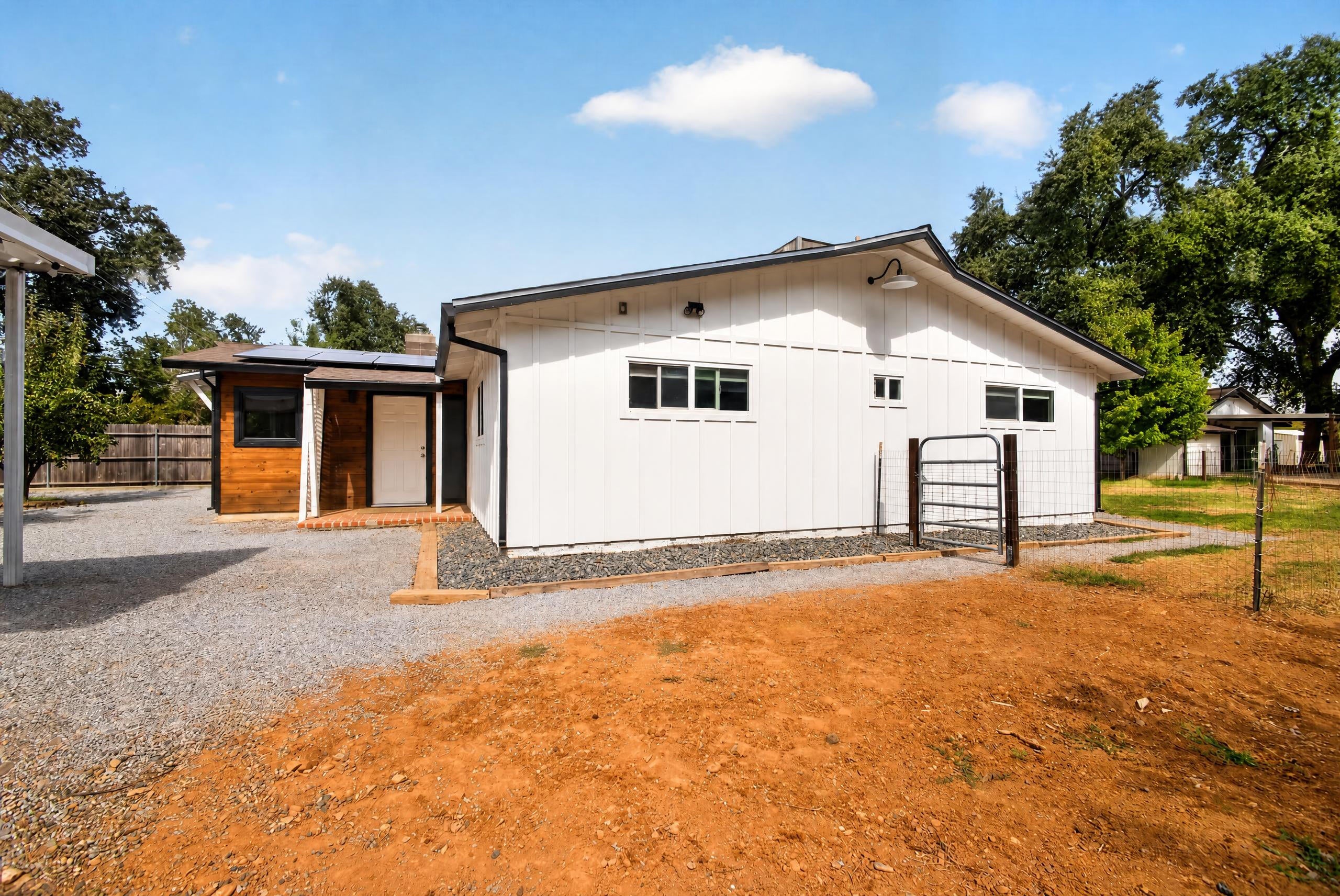 8219 Green Acres Lane