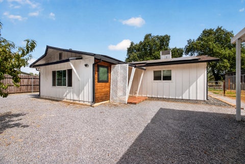 Photo of 8219 Green Acres Lane, Redding, CA 96002 (MLS # 26-5366)