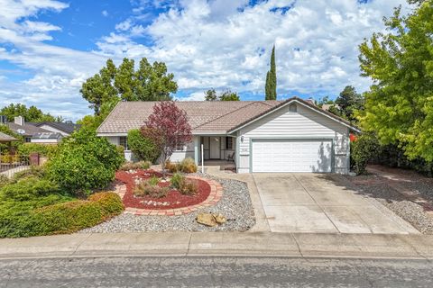Photo of 2166 Wicklow Street, Redding, CA 96001 (MLS # 25-4114)