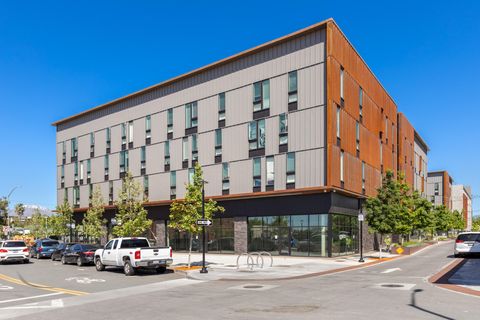 Photo of 1595 California Street #Suite 100, Redding, CA 96001 (MLS # 24-2351)