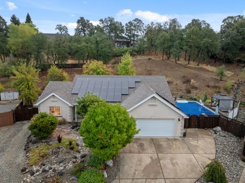 Photo of 19219 Nike Court, Redding, CA 96003 (MLS # 25-4456)