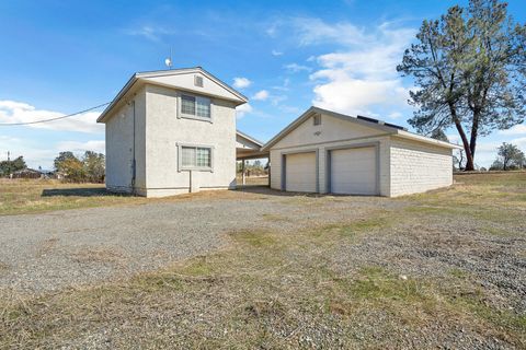 Photo of 15557 Cloverdale Road, Anderson, CA 96007 (MLS # 25-4601)