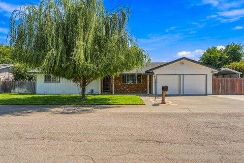 Photo of 260 Gurnsey Drive, Red Bluff, CA 96080 (MLS # 26-5017)