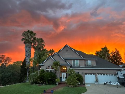 Photo of 6260 Carmel Drive, Redding, CA 96003 (MLS # 25-2533)