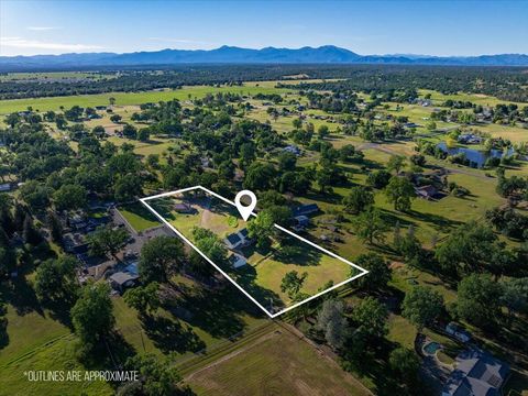 Photo of 2764 Majestic Oak Circle, Cottonwood, CA 96022 (MLS # 26-1568)