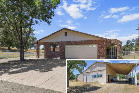 Photo of 23634 Millville Way, Millville, CA 96062 (MLS # 26-2860)