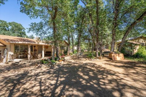 Photo of 19715 Reed Road, Cottonwood, CA 96022 (MLS # 25-2523)