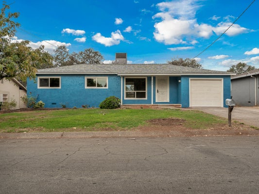 2882 KENCO AVE, REDDING, CA 96002 - Image f91d194ac3bf78bbedfac8a52ea70a5a/3012205642