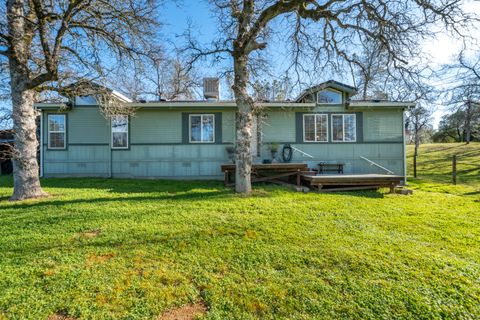 Photo of 12765 Akrich Street, Redding, CA 96003 (MLS # 26-448)