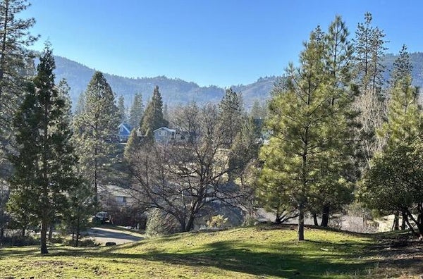 133 MANZANITA DR, WEAVERVILLE, CA 96093 - Image faa1e0974c98704eb1db4e69832f889f/2303688075