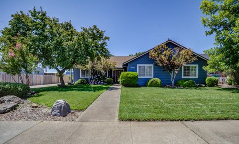 Photo of 3796 Country Estates Drive, Cottonwood, CA 96022 (MLS # 25-2955)