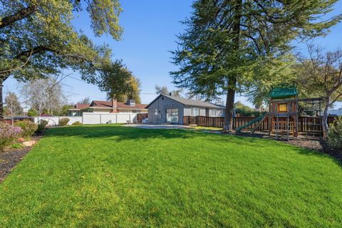 Photo of 890 Parsons Drive, Redding, CA 96002 (MLS # 26-977)