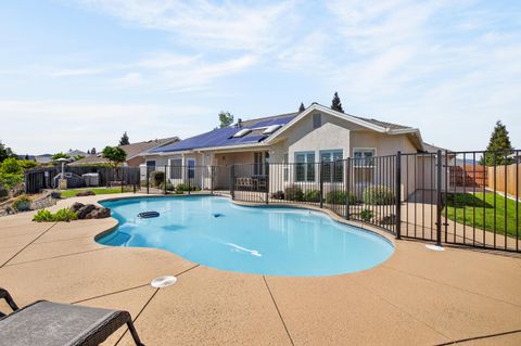 Photo of 4039 Winter Green Court, Redding, CA 96001 (MLS # 26-1490)