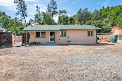 Photo of 14493 Aloha Road, Bella Vista, CA 96008 (MLS # 26-2082)