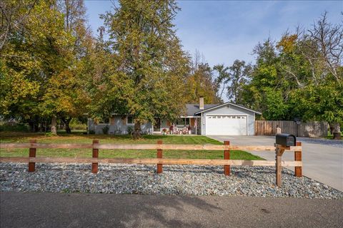 Photo of 5317 Riverland Drive, Anderson, CA 96007 (MLS # 25-4920)