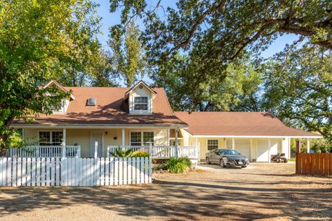 Photo of 6024 Hornbeck Lane, Anderson, CA 96007 (MLS # 25-4232)