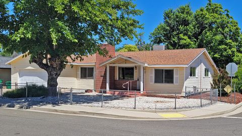 Photo of 1841 Montana Avenue, Shasta Lake, CA 96019 (MLS # 26-2737)