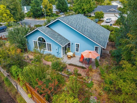 Photo of 515 Mountain View Drive, Mount Shasta, CA 96067 (MLS # 26-4811)