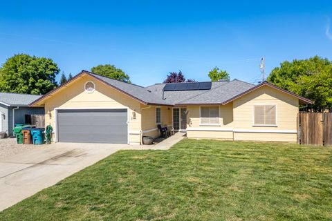 Photo of 2944 Silo Court, Anderson, CA 96007 (MLS # 26-1777)