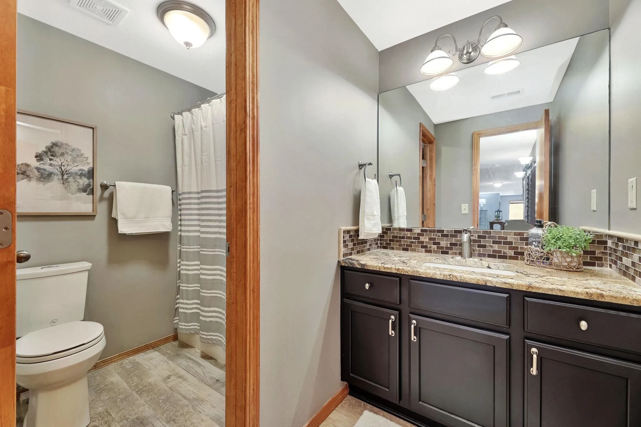 Wichita, Kansas 67206, United States, 5 Bedrooms Bedrooms, ,3 BathroomsBathrooms,Residential,Pending,46909