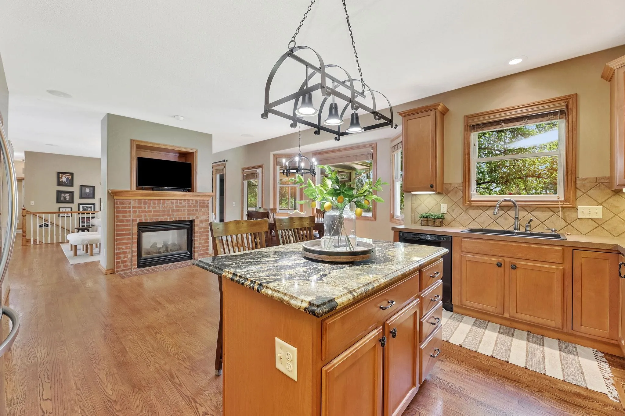 Wichita, Kansas 67206, United States, 5 Bedrooms Bedrooms, ,3 BathroomsBathrooms,Residential,Pending,46909