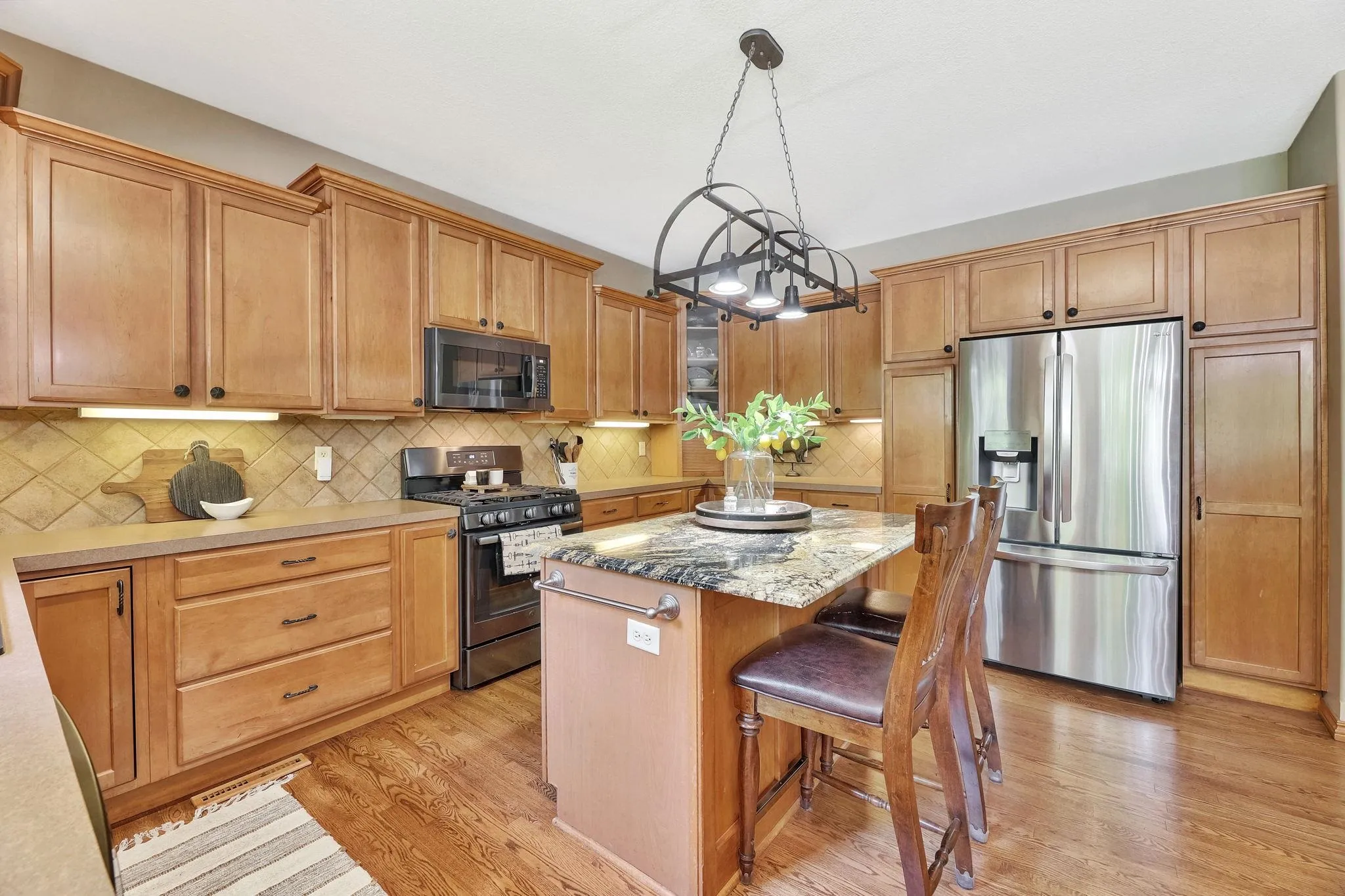 Wichita, Kansas 67206, United States, 5 Bedrooms Bedrooms, ,3 BathroomsBathrooms,Residential,Pending,46909