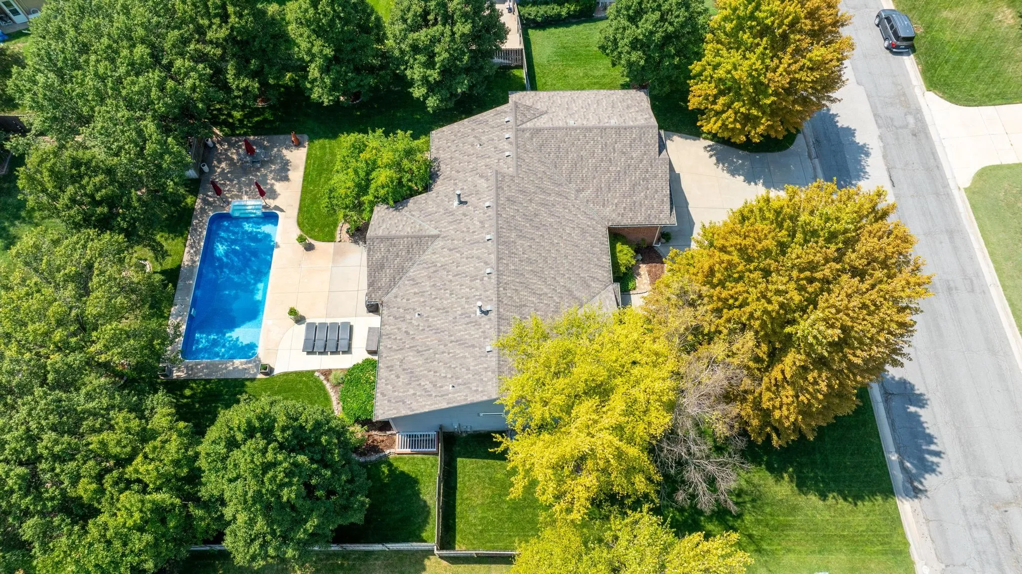 Wichita, Kansas 67206, United States, 5 Bedrooms Bedrooms, ,3 BathroomsBathrooms,Residential,Pending,46909