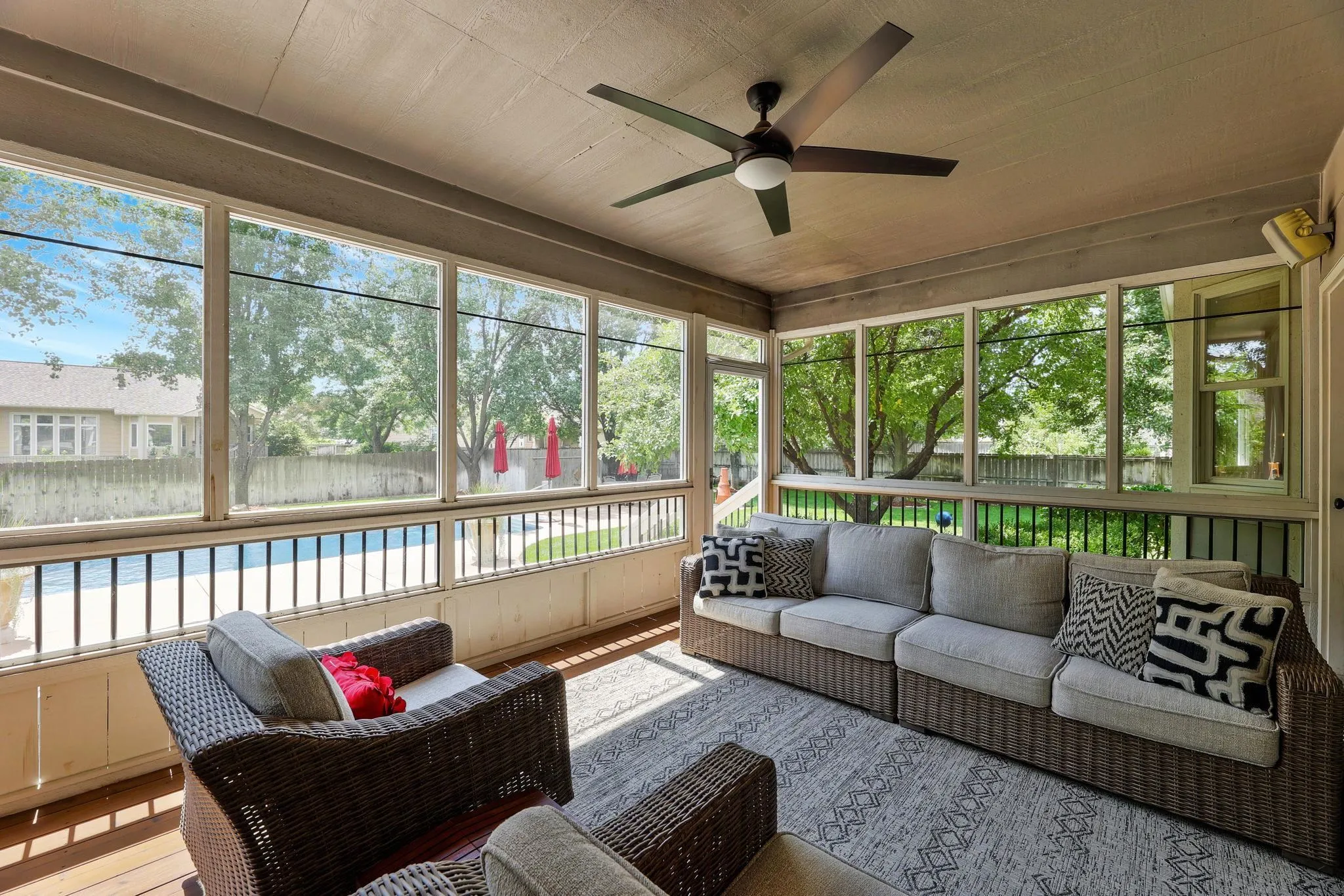 Wichita, Kansas 67206, United States, 5 Bedrooms Bedrooms, ,3 BathroomsBathrooms,Residential,Pending,46909