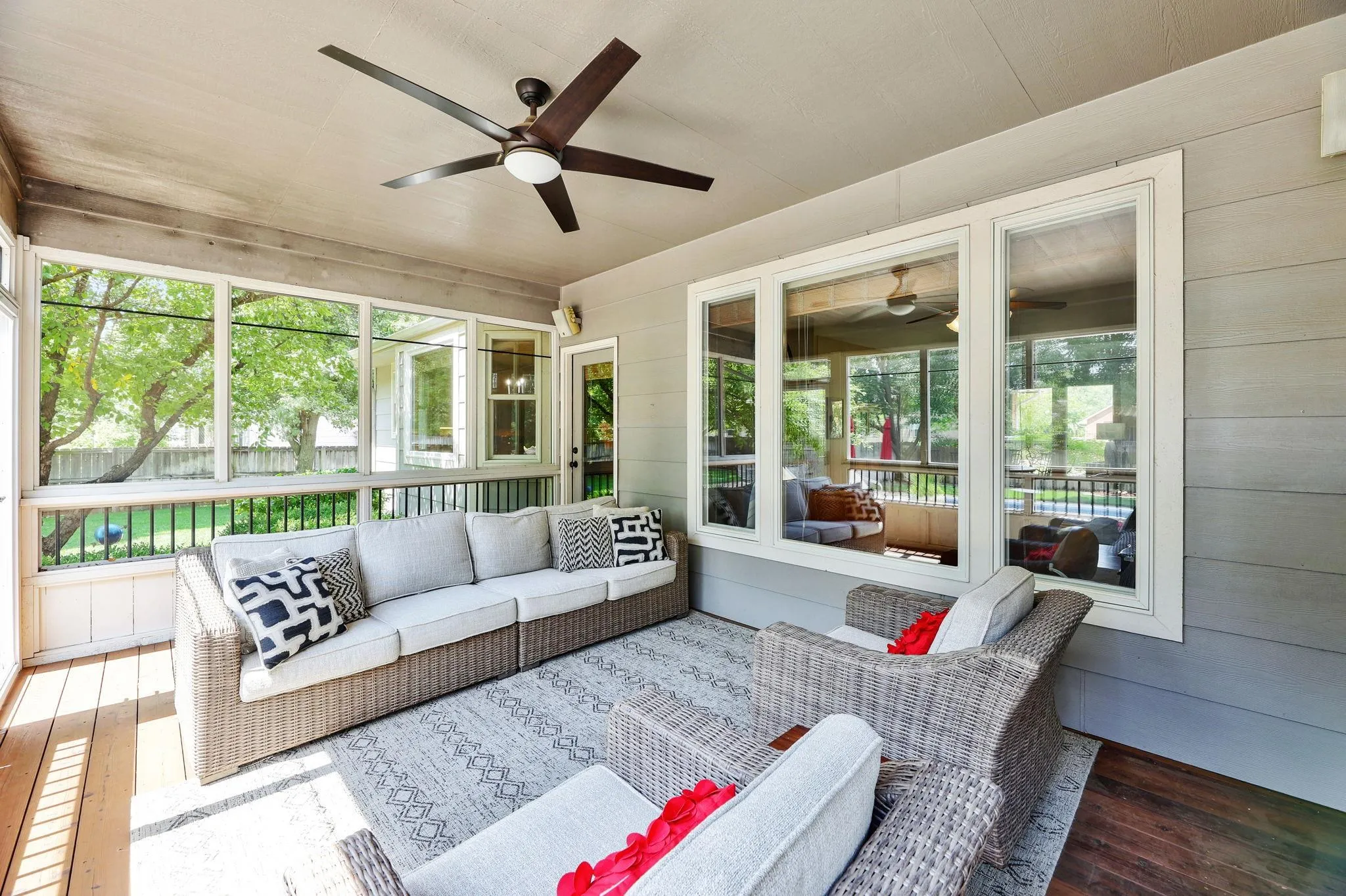 Wichita, Kansas 67206, United States, 5 Bedrooms Bedrooms, ,3 BathroomsBathrooms,Residential,Pending,46909