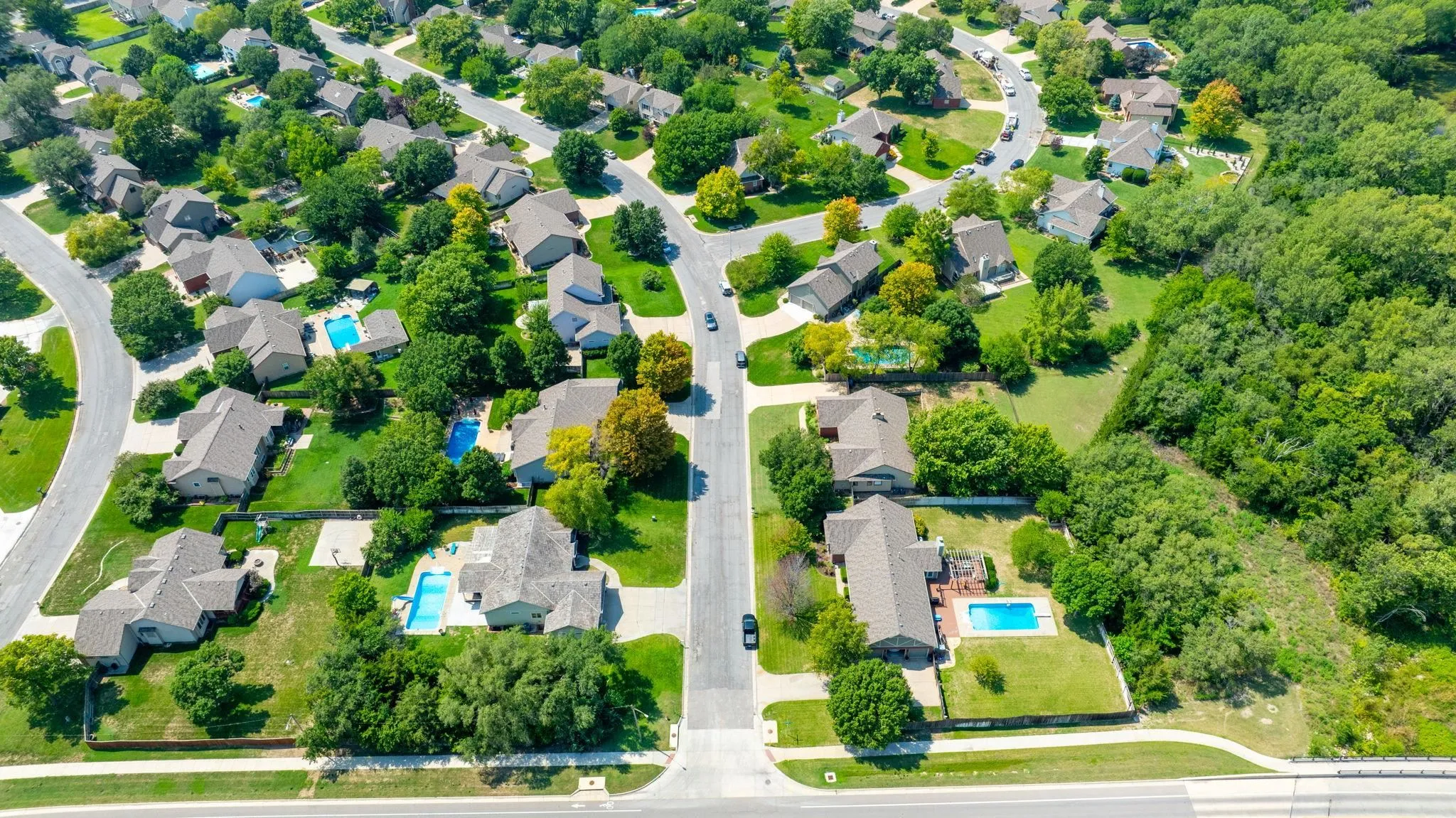 Wichita, Kansas 67206, United States, 5 Bedrooms Bedrooms, ,3 BathroomsBathrooms,Residential,Pending,46909