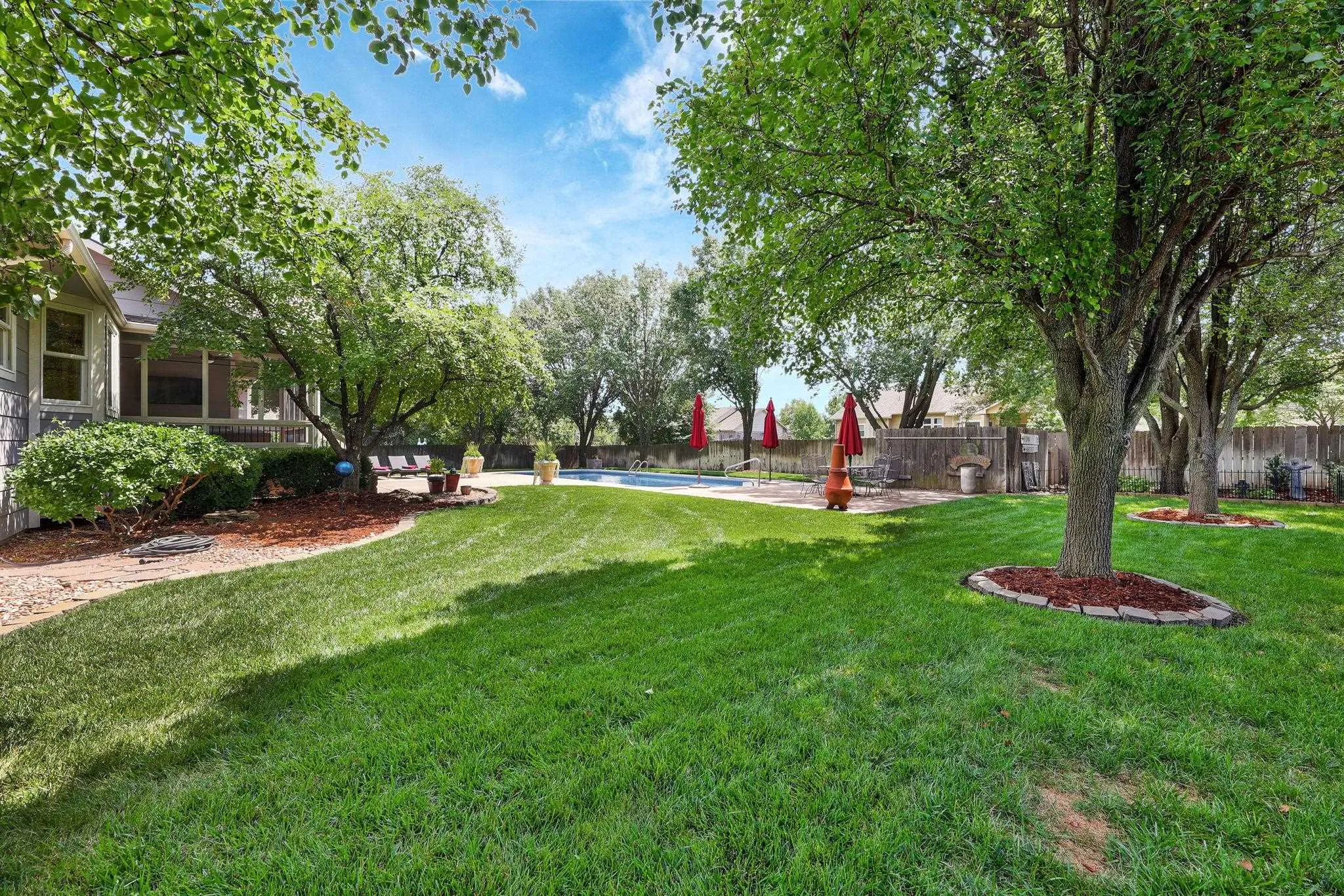 Wichita, Kansas 67206, United States, 5 Bedrooms Bedrooms, ,3 BathroomsBathrooms,Residential,Pending,46909