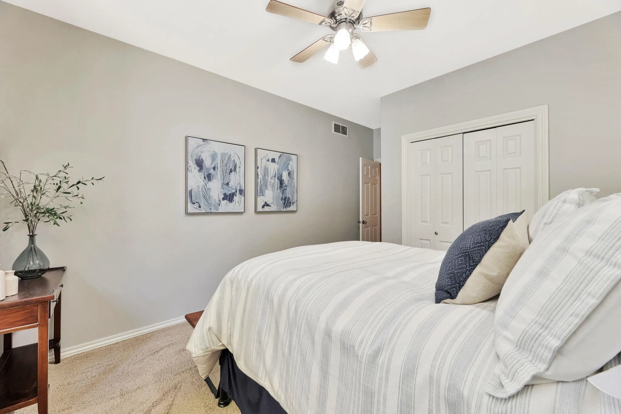 Wichita, Kansas 67206, United States, 5 Bedrooms Bedrooms, ,3 BathroomsBathrooms,Residential,Pending,46909