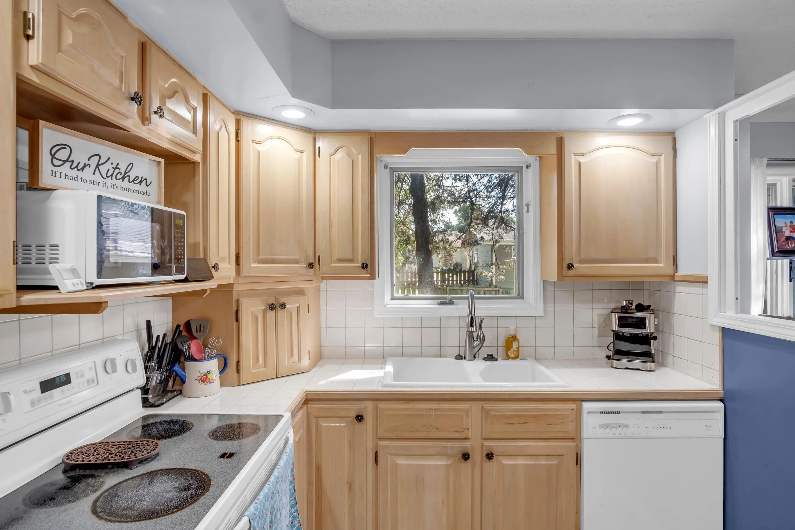 Marion, Kansas 66861, United States, 3 Bedrooms Bedrooms, ,3 BathroomsBathrooms,Residential,Active,177875