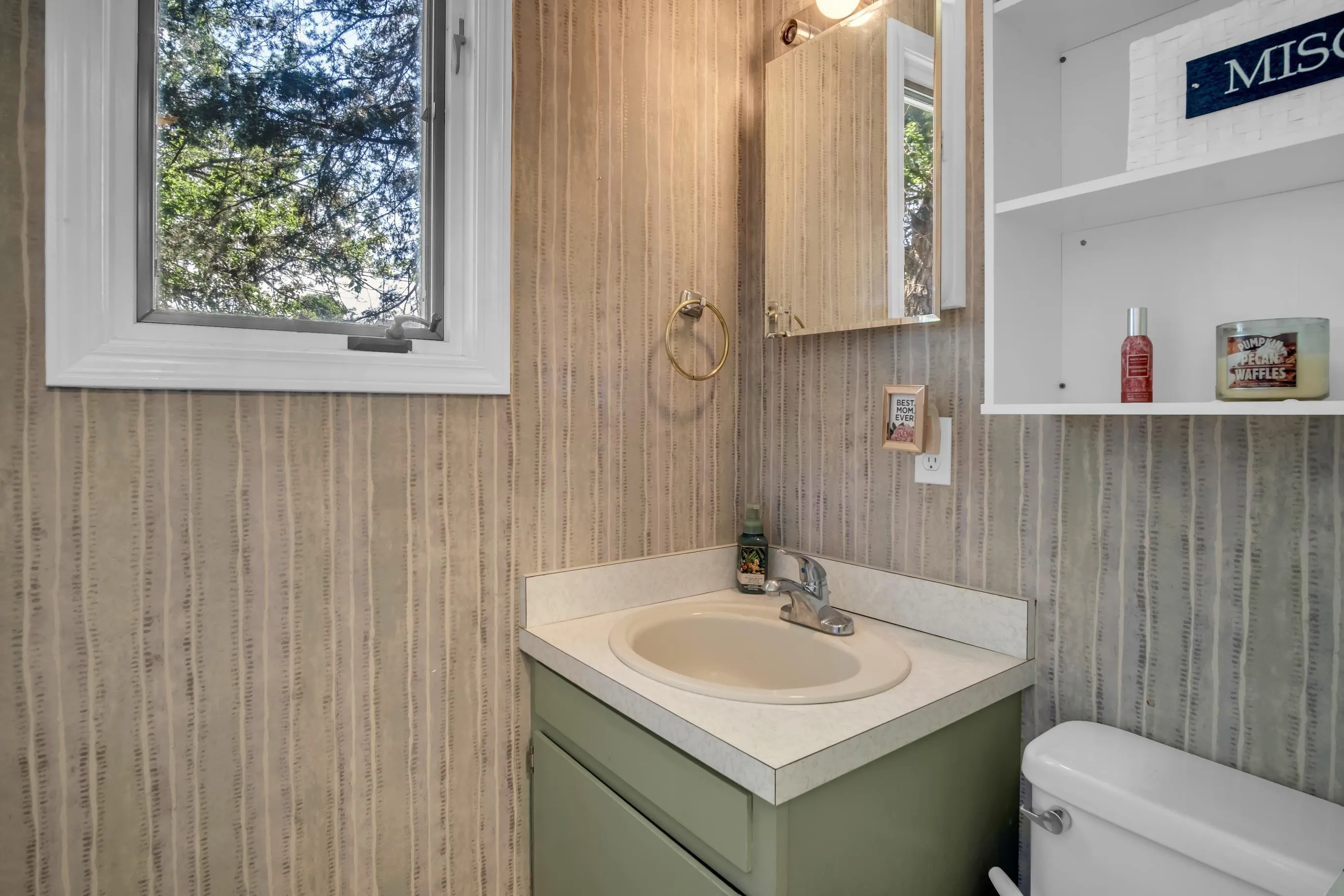 Marion, Kansas 66861, United States, 3 Bedrooms Bedrooms, ,3 BathroomsBathrooms,Residential,Active,177875