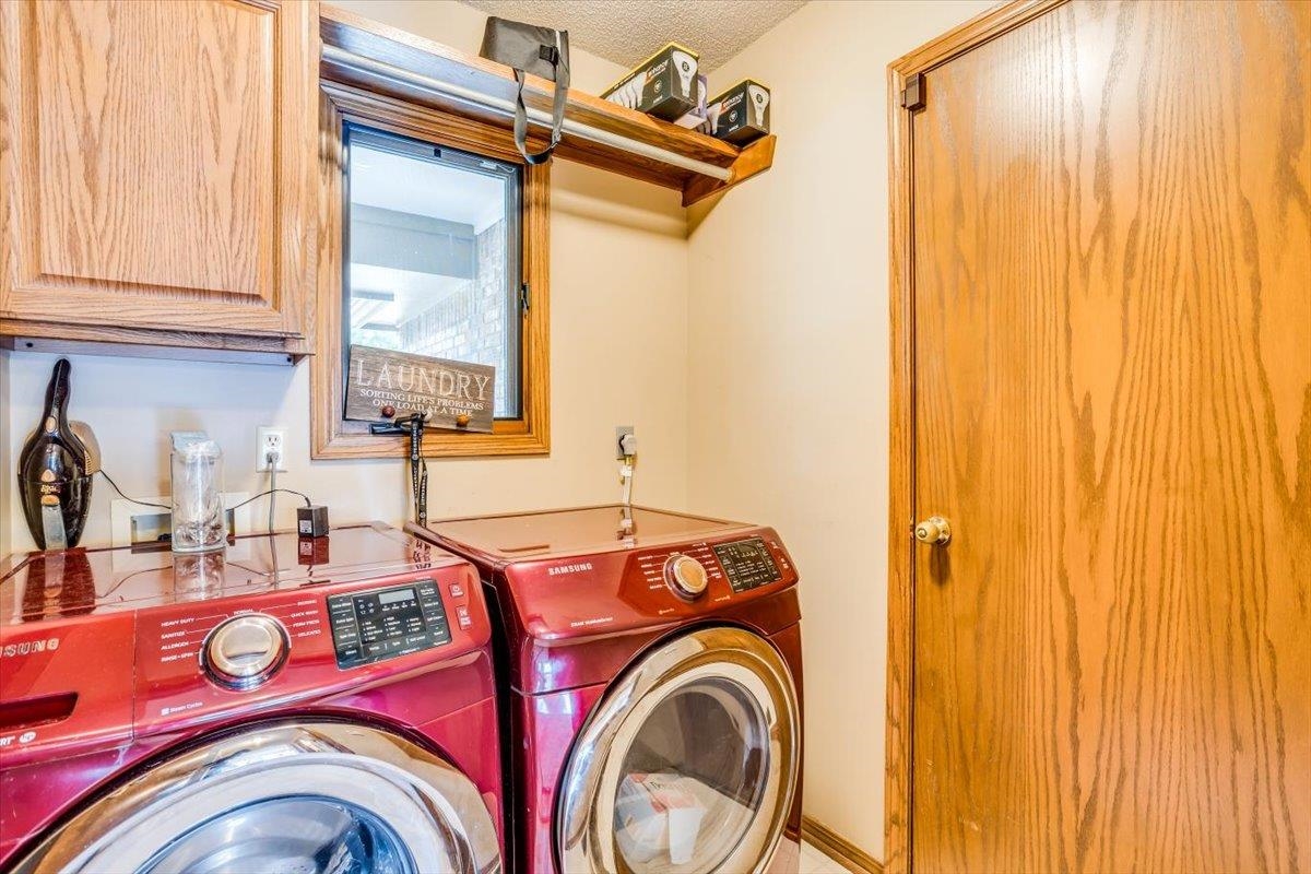 Derby, Kansas 67037, United States, 6 Bedrooms Bedrooms, ,4 BathroomsBathrooms,Residential,Pending,54433