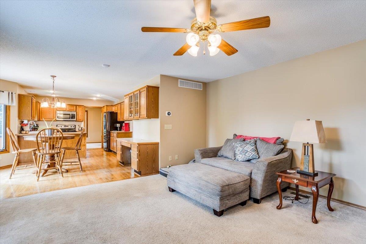 Derby, Kansas 67037, United States, 6 Bedrooms Bedrooms, ,4 BathroomsBathrooms,Residential,Pending,54433