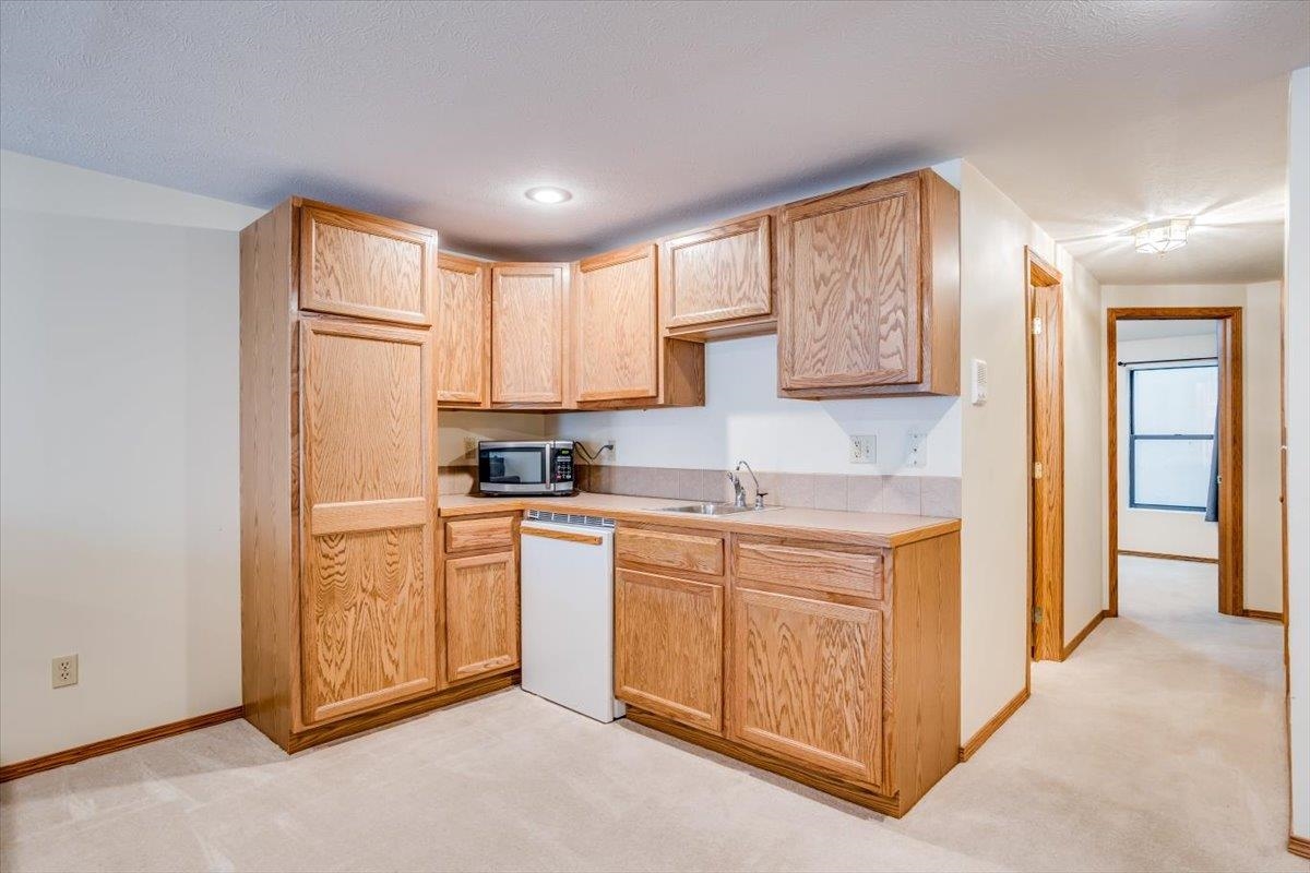 Derby, Kansas 67037, United States, 6 Bedrooms Bedrooms, ,4 BathroomsBathrooms,Residential,Pending,54433