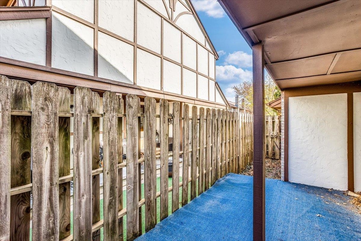 Wichita, Kansas 67208, United States, 3 Bedrooms Bedrooms, ,3 BathroomsBathrooms,Residential,Pending,61899